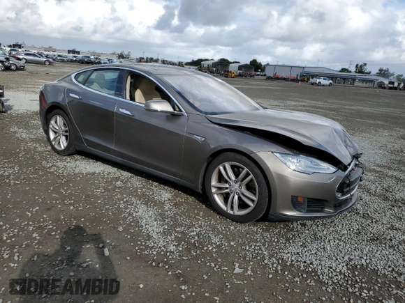 2015 Tesla Model S 85D with VIN 5YJSA1H26FF096714, listed as a Copart auction lot 51710505 with 83,119 mi miles and Salvage Title. Bid and sale history available at carsss.com. Image 4.