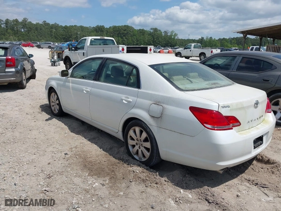 2005 Toyota Avalon XL with VIN 4T1BK36B65U045629, listed as a IAAI auction lot 42093132 with 133,157 mi miles. Bid and sale history available at carsss.com. Image 3.