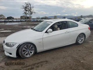 2013 BMW 3 Series 328i z VIN WBAKE5C51DJ106906, wystawiony jako Copart lot #82464744 z przebiegiem 66 977 mil mil oraz Szkoda całkowita • Salvage title. Historia ofert i sprzedaży dostępna na DreamBid. Obrazek 1.