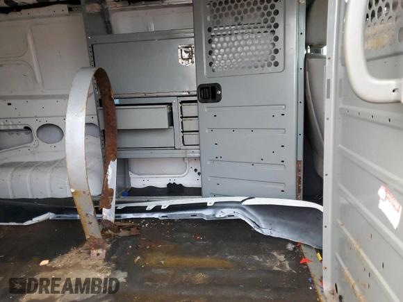 2020 Nissan NV Cargo SV z VIN 1N6BF0KM9LN802171, wystawiony jako Copart lot #86318334 z przebiegiem 58 745 mil mil oraz Szkoda całkowita • Salvage title. Historia ofert i sprzedaży dostępna na DreamBid. Obrazek 11.