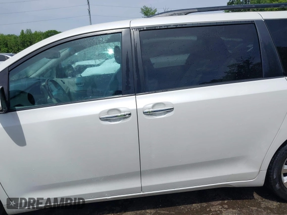 2011 Toyota Sienna XLE AAS with VIN 5TDYK3DC0BS008439, listed as a IAAI auction lot 42292552 with 115,162 mi miles and . Bid and sale history available at DreamBid. Image 14.