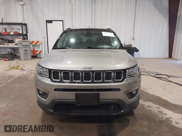 2018 Jeep Compass Latitude with VIN 3C4NJCBB3JT408614, listed as a IAAI auction lot 41301493 with 92,647 mi miles. Bid and sale history available at carsss.com. Image 13.
