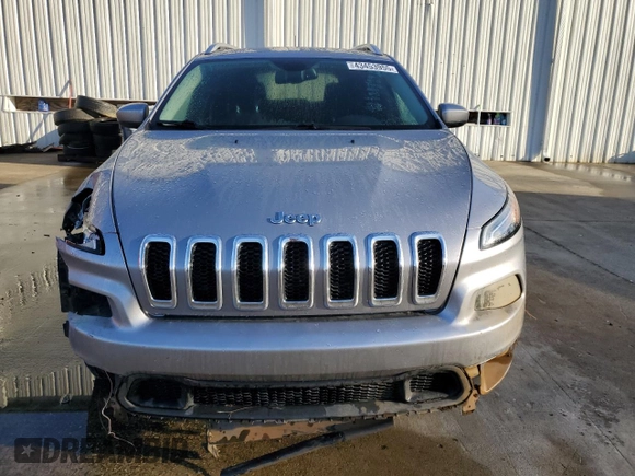 2017 Jeep Cherokee Latitude with VIN 1C4PJLCS9HW650948, listed as a Copart auction lot 43453955 with 140,764 mi miles and Salvage Title. Bid and sale history available at carsss.com. Image 5.