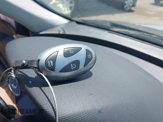 2025 Hyundai Elantra SEL Convenience z VIN KMHLS4DG9SU910615, wystawiony jako IAAI lot #42296527 z przebiegiem 11 590 mil mil oraz . Historia ofert i sprzedaży dostępna na DreamBid. Obrazek 11.