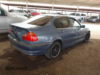 2001 BMW 3 Series 330i with VIN WBAAV53431FJ70608, listed as a IAAI auction lot 41897074 with 200,339 mi miles. Bid and sale history available at carsss.com. Image 4.