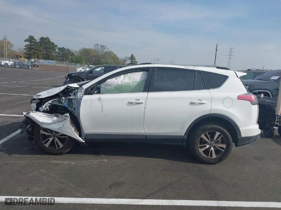 2017 Toyota RAV4 XLE with VIN JTMWFREV8HD105648, listed as a IAAI auction lot 41898236 with 85,073 mi miles. Bid and sale history available at carsss.com. Image 13.