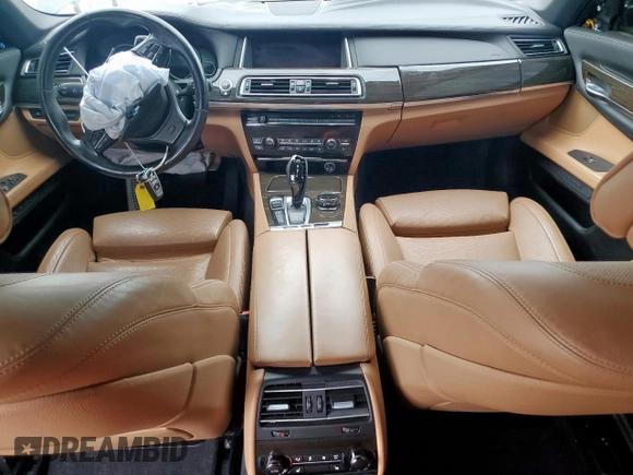 2015 BMW 7 Series 750i xDrive с VIN WBAYB6C55FD966172, выставлен на аукционе Copart как лот 55086405 с пробегом Не указан миль и Списание • Salvage title. История ставок и продаж доступна на DreamBid. Изображение 8.