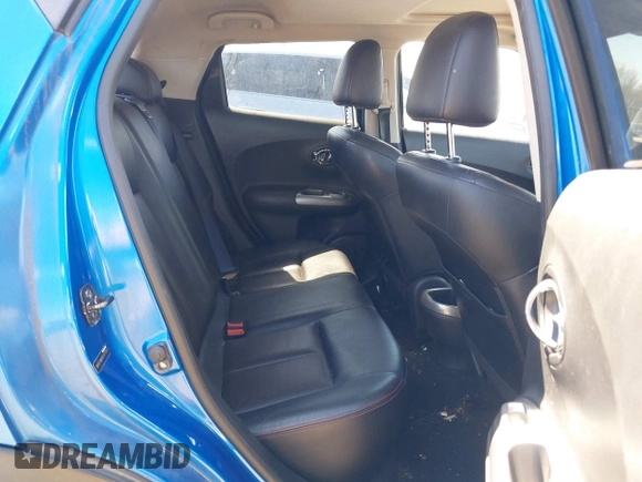 2011 Nissan Juke SL with VIN JN8AF5MV6BT017333, listed as a IAAI auction lot 41888660 with 82,059 mi miles. Bid and sale history available at carsss.com. Image 8.
