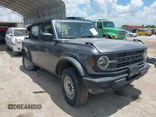 2022 Ford Bronco with VIN 1FMDE5BH0NLB72047, listed as a IAAI auction lot 42580995 with 51,982 mi miles and . Bid and sale history available at DreamBid. Image 1.