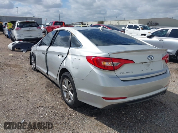 2016 Hyundai Sonata SE with VIN 5NPE24AF9GH373139, listed as a IAAI auction lot 41757308 with 103,699 mi miles and . Bid and sale history available at carsss.com. Image 3.