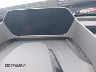 2024 Toyota bZ4X XLE z VIN JTMABACA8RA080924, wystawiony jako IAAI lot #41938891 z przebiegiem Nie podano mil oraz . Historia ofert i sprzedaży dostępna na DreamBid. Obrazek 7.