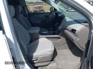 2018 Chevrolet Traverse LT Cloth with VIN 1GNERGKW4JJ144479, listed as a IAAI auction lot 41839641 with 136,404 mi miles. Bid and sale history available at carsss.com. Image 5.