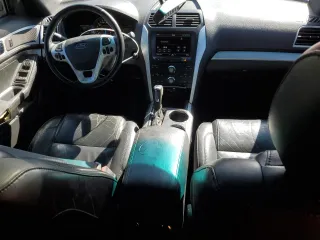 2012 Ford Explorer XLT z VIN 1FMHK7D93CGA51367, wystawiony jako Copart lot #49802395 z przebiegiem 178 432 mil mil oraz Szkoda całkowita • Salvage title. Historia ofert i sprzedaży dostępna na DreamBid. Obrazek 8.