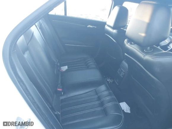 2019 Chrysler 300 with VIN 2C3CCABG9KH682805, listed as a IAAI auction lot 41307100 with NaN miles. Bid and sale history available at carsss.com. Image 8.