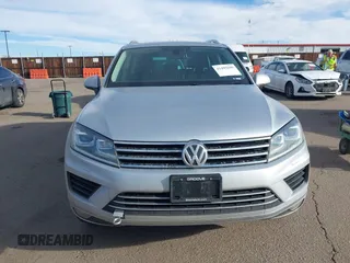 2015 Volkswagen Touareg Lux с VIN WVGEP9BP2FD001793, выставлен на аукционе IAAI как лот 41495609 с пробегом 138 239 миль миль и . История ставок и продаж доступна на DreamBid. Изображение 6.