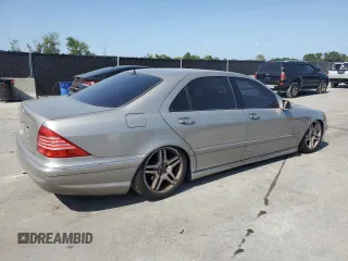 2006 Mercedes-Benz S 500 z VIN WDBNG75J76A474265, wystawiony jako Copart lot #53900555 z przebiegiem 131 481 mil mil oraz Szkody całkowita. Historia ofert i sprzedaży dostępna na DreamBid. Obrazek 3.