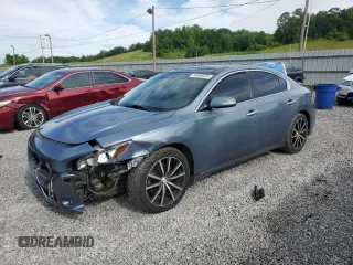 2010 Nissan Maxima SV z VIN 1N4AA5AP9AC844795, wystawiony jako Copart lot #55089535 z przebiegiem 221 360 mil mil oraz Szkoda całkowita • Salvage title. Historia ofert i sprzedaży dostępna na DreamBid. Obrazek 1.
