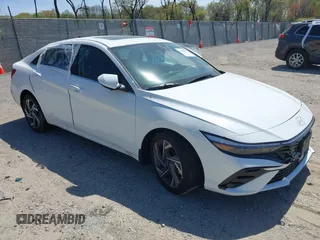 2025 Hyundai Elantra SEL Convenience z VIN KMHLS4DG7SU913965, wystawiony jako IAAI lot #42091547 z przebiegiem 535 mil mil oraz . Historia ofert i sprzedaży dostępna na DreamBid. Obrazek 1.