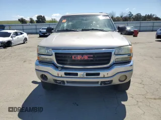 2004 GMC Sierra 2500 SLE z VIN 1GTGK23U64F211239, wystawiony jako Copart lot #54905465 z przebiegiem 193 492 mil mil oraz Szkody całkowita. Historia ofert i sprzedaży dostępna na DreamBid. Obrazek 5.