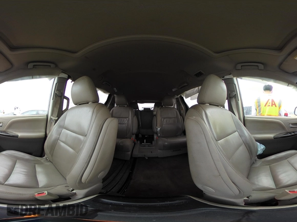 2015 Toyota Sienna XLE with VIN 5TDYK3DC0FS565597, listed as a IAAI auction lot 42062160 with 181,543 mi miles. Bid and sale history available at carsss.com. Image 20.