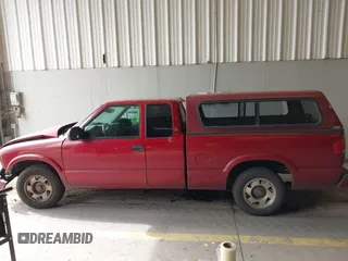 2001 GMC Sonoma SLS 1SG z VIN 1GTCS19W818224334, wystawiony jako IAAI lot #42119324 z przebiegiem 209 663 mil mil oraz . Historia ofert i sprzedaży dostępna na DreamBid. Obrazek 13.