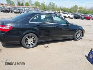 2010 Mercedes-Benz E with VIN WDDHF8HB8AA105439, listed as a IAAI auction lot 42092513 with 226,837 mi miles. Bid and sale history available at carsss.com. Image 4.