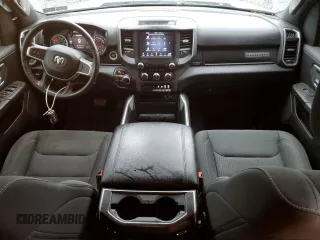 2021 Ram 1500 Big Horn z VIN 1C6SRFBT6MN573722, wystawiony jako Copart lot #56175575 z przebiegiem 141 115 mil mil oraz Szkoda całkowita • Salvage title. Historia ofert i sprzedaży dostępna na DreamBid. Obrazek 8.