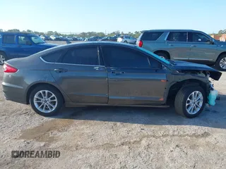 2020 Ford Fusion SE with VIN 3FA6P0HDXLR263572, listed as a IAAI auction lot 41989167 with 42,522 mi miles. Bid and sale history available at carsss.com. Image 14.
