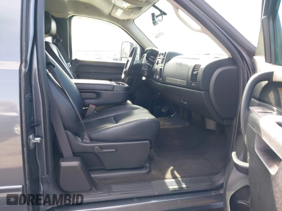2013 Chevrolet Silverado 1500 LT with VIN 1GCRKSE75DZ364886, listed as a IAAI auction lot 41702368 with 69,351 mi miles and . Bid and sale history available at DreamBid. Image 5.