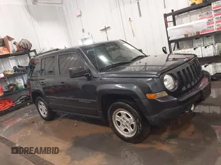 2015 Jeep Patriot Altitude z VIN 1C4NJPBA0FD285379, wystawiony jako IAAI lot #42139132 z przebiegiem 143 107 mil mil oraz . Historia ofert i sprzedaży dostępna na DreamBid. Obrazek 13.