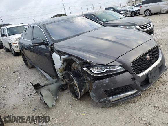 2017 Jaguar XF 20d Prestige with VIN SAJBE4BN4HCY23617, listed as a Copart auction lot 37232073 with 111,193 mi miles. Bid and sale history available at carsss.com. Image 4.