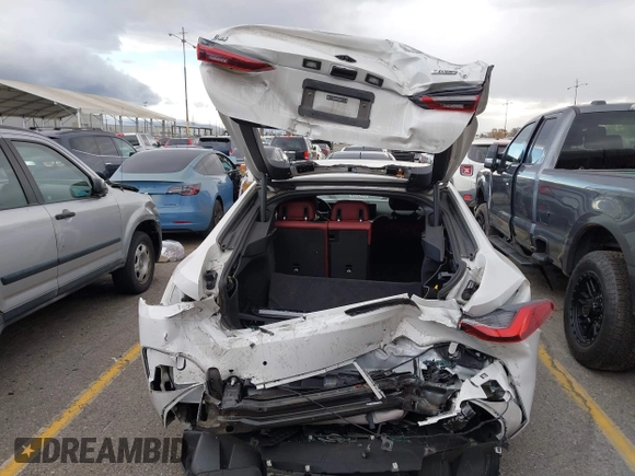 2023 BMW i4 eDrive40 z VIN WBY73AW05PFR28279, wystawiony jako IAAI lot #41262952 z przebiegiem 40 011 mil mil oraz . Historia ofert i sprzedaży dostępna na DreamBid. Obrazek 20.