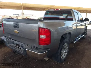 2007 Chevrolet Silverado 1500 Work Truck with VIN 2GCEC19C871592827, listed as a IAAI auction lot 41960690 with 193,154 mi miles. Bid and sale history available at carsss.com. Image 4.