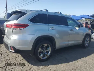 2017 Toyota Highlander Limited with VIN 5TDDZRFH4HS373365, listed as a Copart auction lot 61875495 with 90,465 mi miles and Salvage title. Bid and sale history available at DreamBid. Image 3.