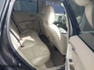2010 Volvo XC60 3.0T with VIN YV4992DZXA2076751, listed as a IAAI auction lot 42065186 with 1 mi miles. Bid and sale history available at carsss.com. Image 8.
