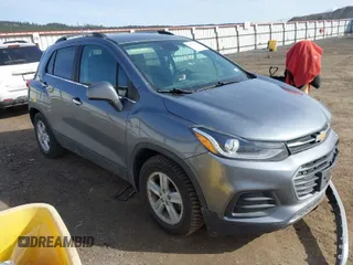 2019 Chevrolet Trax LT z VIN KL7CJLSB4KB772452, wystawiony jako IAAI lot #41746190 z przebiegiem 126 887 mil mil oraz . Historia ofert i sprzedaży dostępna na DreamBid. Obrazek 1.