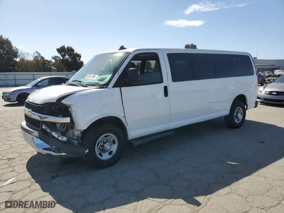 2019 Chevrolet Express Passenger LT with VIN 1GAZGPFG0K1196401, listed as a Copart auction lot 48614795 with 98,925 mi miles and Salvage Title. Bid and sale history available at carsss.com. Image 1.
