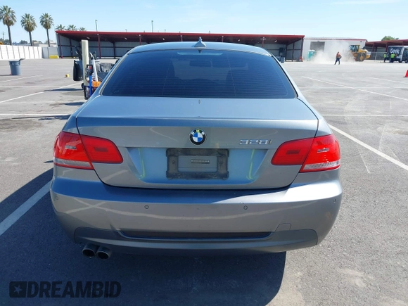 2010 BMW 3 Series 328i with VIN WBAWV1C51AP123689, listed as a IAAI auction lot 41966621 with 187,428 mi miles. Bid and sale history available at carsss.com. Image 17.