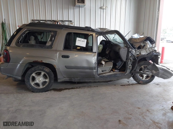 2005 Chevrolet TrailBlazer LS with VIN 1GNET16S556122439, listed as a IAAI auction lot 40012893 with 244,922 mi miles. Bid and sale history available at carsss.com. Image 12.