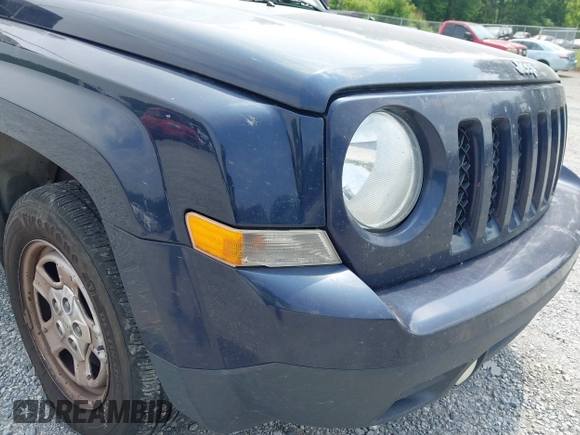2016 Jeep Patriot Sport with VIN 1C4NJPBAXGD670093, listed as a IAAI auction lot 42429998 with 165,763 mi miles and . Bid and sale history available at DreamBid. Image 13.