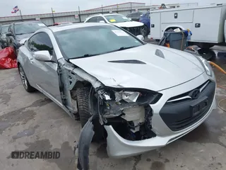 2013 Hyundai Genesis Coupe Track z VIN KMHHU6KJ2DU100451, wystawiony jako IAAI lot #41939372 z przebiegiem 119 430 mil mil oraz . Historia ofert i sprzedaży dostępna na DreamBid. Obrazek 1.