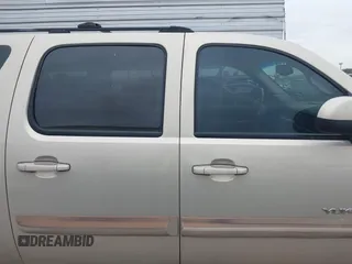 2007 GMC Yukon XL SLT z VIN 1GKFC16097R280171, wystawiony jako IAAI lot #41319694 z przebiegiem 241 553 mil mil oraz . Historia ofert i sprzedaży dostępna na DreamBid. Obrazek 13.