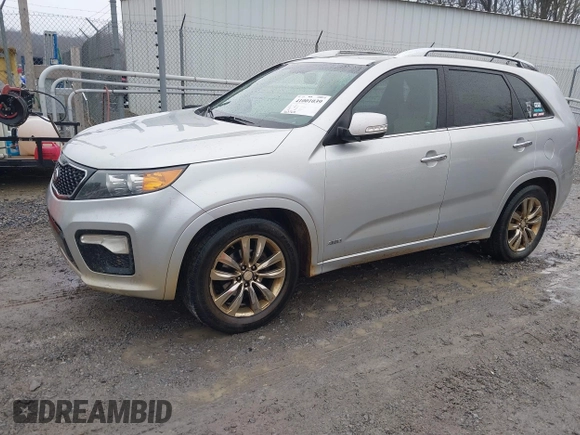 2013 Kia Sorento SX with VIN 5XYKWDA29DG342965, listed as a IAAI auction lot 41001039 with 163,760 mi miles. Bid and sale history available at carsss.com. Image 2.