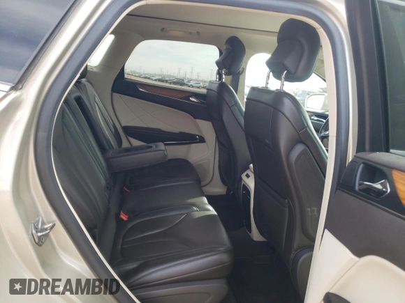 2015 Lincoln MKC z VIN 5LMCJ1A97FUJ07358, wystawiony jako Copart lot #54928855 z przebiegiem 85 844 mil mil oraz Szkody całkowita. Historia ofert i sprzedaży dostępna na DreamBid. Obrazek 10.