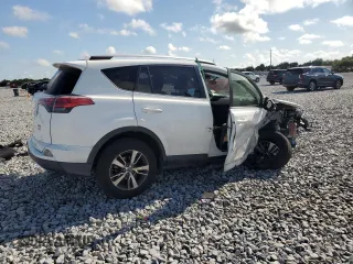 2016 Toyota RAV4 XLE with VIN JTMRFREV3GJ102721, listed as a Copart auction lot 62489055 with 111 mi miles and Salvage title. Bid and sale history available at DreamBid. Image 3.