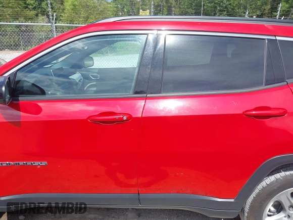 2024 Jeep Compass Latitude z VIN 3C4NJDBN8RT603717, wystawiony jako IAAI lot #42732757 z przebiegiem 44 629 mil mil oraz . Historia ofert i sprzedaży dostępna na DreamBid. Obrazek 15.