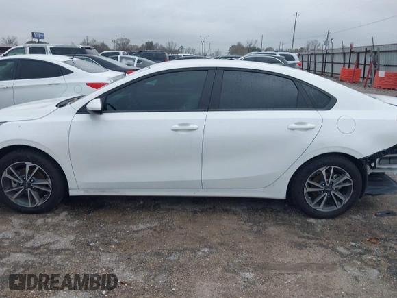 2024 Kia Forte LXS with VIN 3KPF24AD0RE810665, listed as a IAAI auction lot 41706082 with 40,315 mi miles. Bid and sale history available at carsss.com. Image 14.