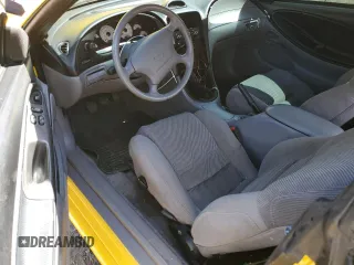 1994 Ford Mustang GT z VIN 1FALP42TXRF174505, wystawiony jako Copart lot #56387495 z przebiegiem 46 867 mil mil oraz Szkoda całkowita • Salvage title. Historia ofert i sprzedaży dostępna na DreamBid. Obrazek 8.