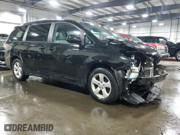 2014 Toyota Sienna LE AAS z VIN 5TDKK3DC0ES432309, wystawiony jako Copart lot #54094805 z przebiegiem 139 342 mil mil oraz Szkoda całkowita • Salvage title. Historia ofert i sprzedaży dostępna na DreamBid. Obrazek 4.