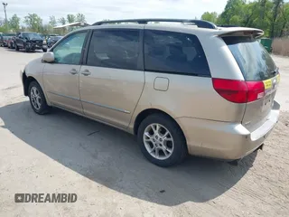 2005 Toyota Sienna XLE with VIN 5TDBA22CX5S049025, listed as a IAAI auction lot 42071795 with 237,858 mi miles. Bid and sale history available at carsss.com. Image 3.